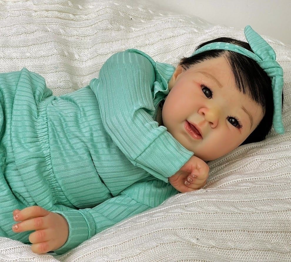 Bebê Reborn Realista Julia 60 cm Silicone e Corpo Tecido Pintura 3D -  Boneca Reborn Original Silicone